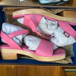 Charolette Stone Allie Low Clog Sandal, Pink, Size 9